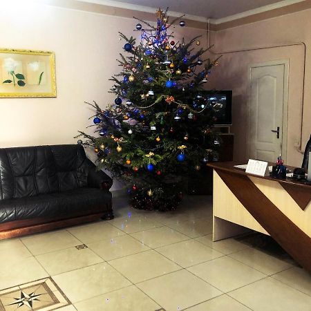 Comfort Hotel Chervonograd Экстерьер фото