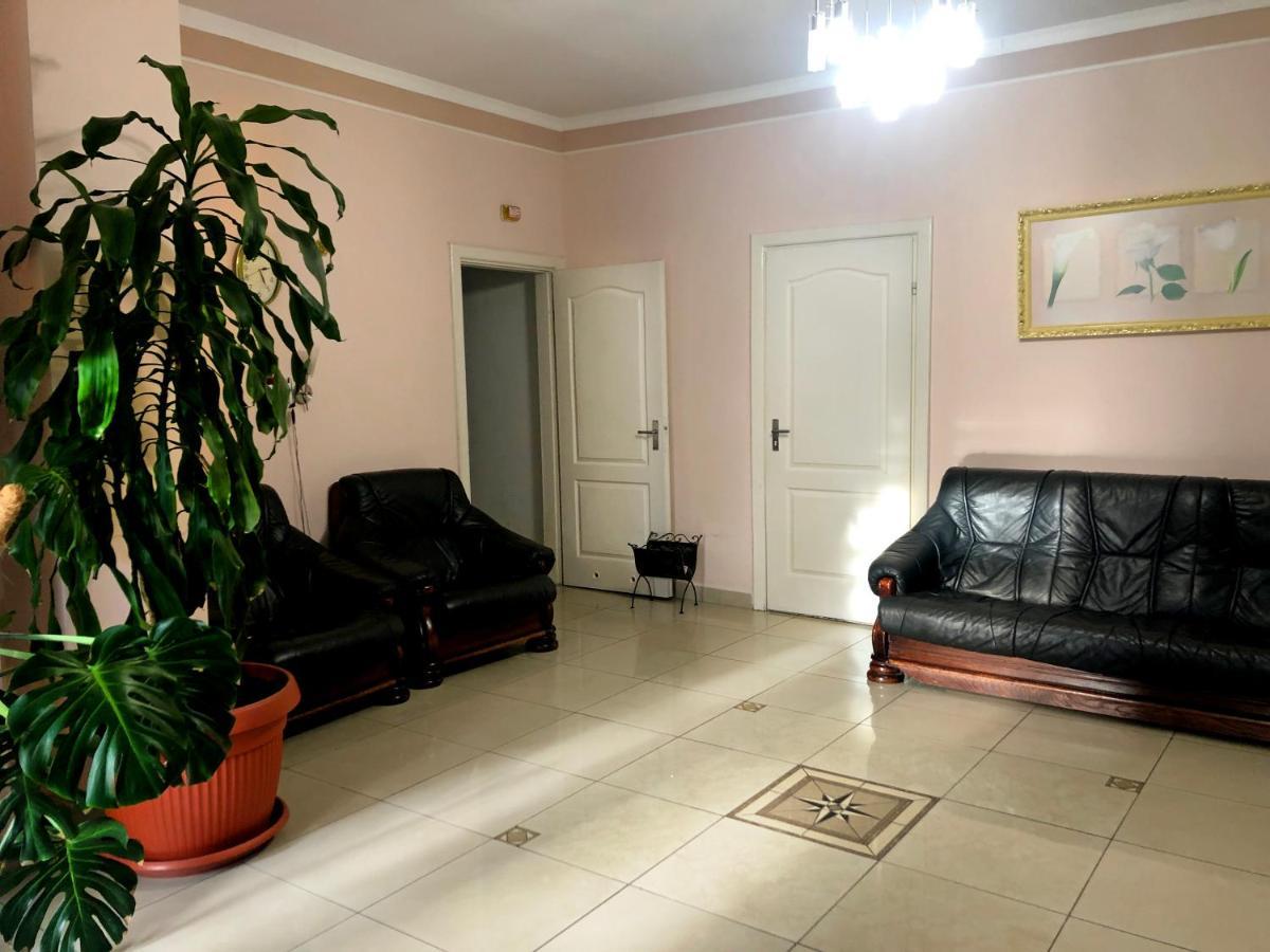 Comfort Hotel Chervonograd Экстерьер фото