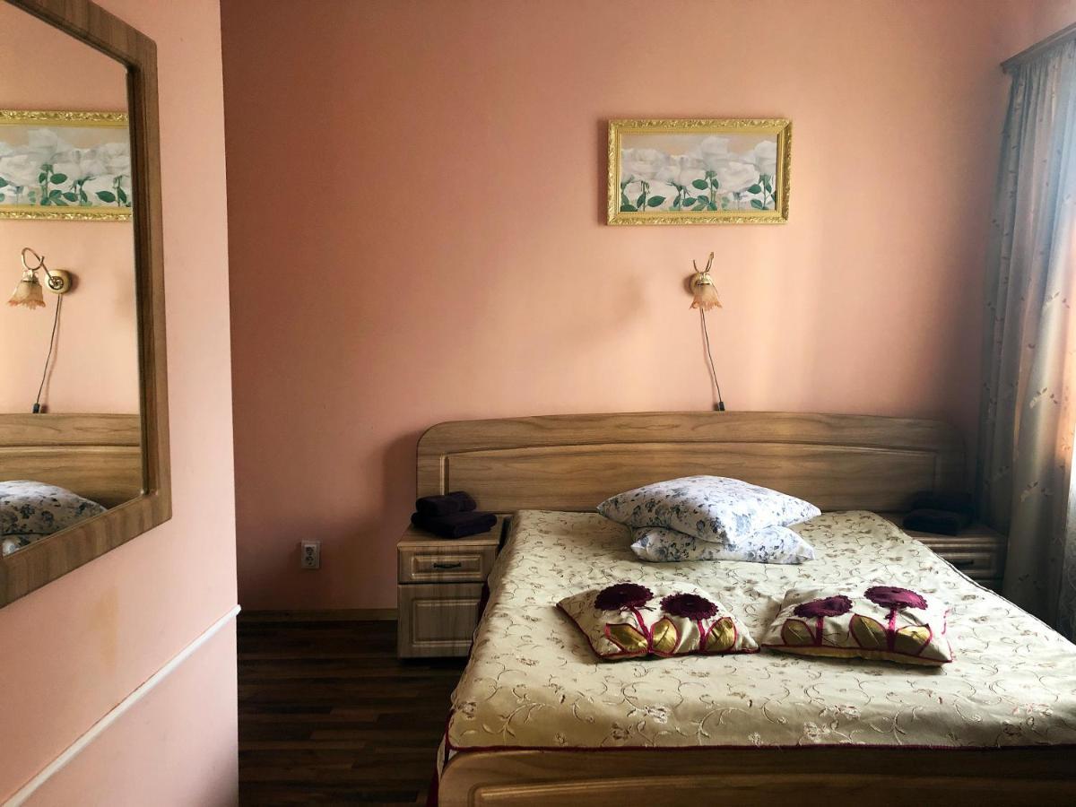 Comfort Hotel Chervonograd Экстерьер фото