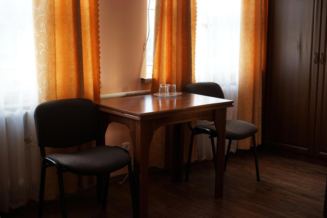 Comfort Hotel Chervonograd Экстерьер фото