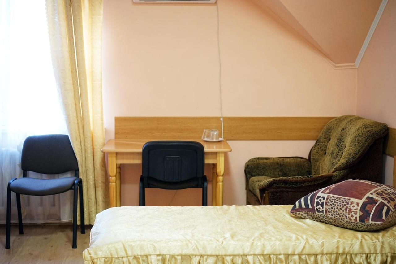Comfort Hotel Chervonograd Экстерьер фото