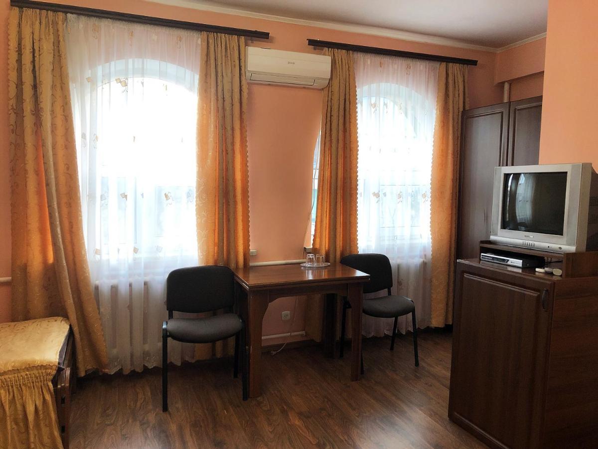 Comfort Hotel Chervonograd Экстерьер фото
